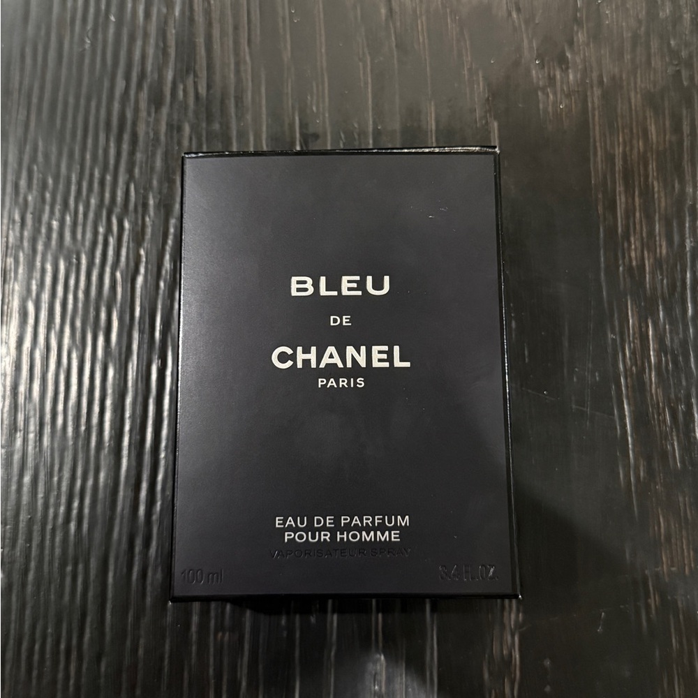 CHANEL Bleu de Chanel Eau de Parfum - Black